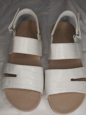 Vionic Roma White Croc-Embossed Orthotic Platform Wedge Backstrap Sandal